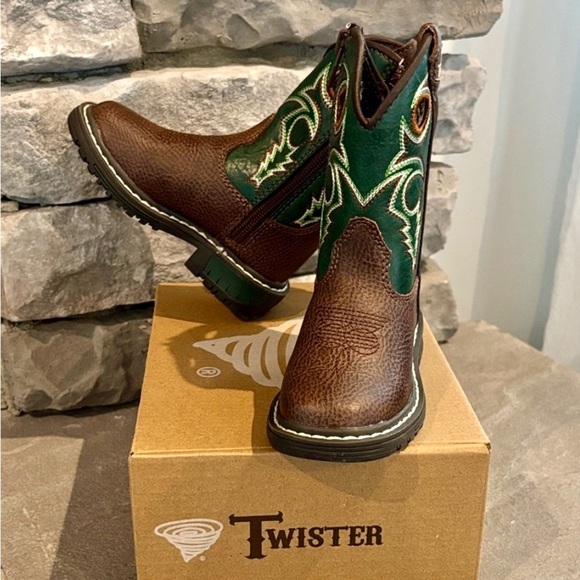 Twister Blaise Western Boots, Square Toe,
Side Zipper,TPR Outsole,100% PU - Picture 2 of 10